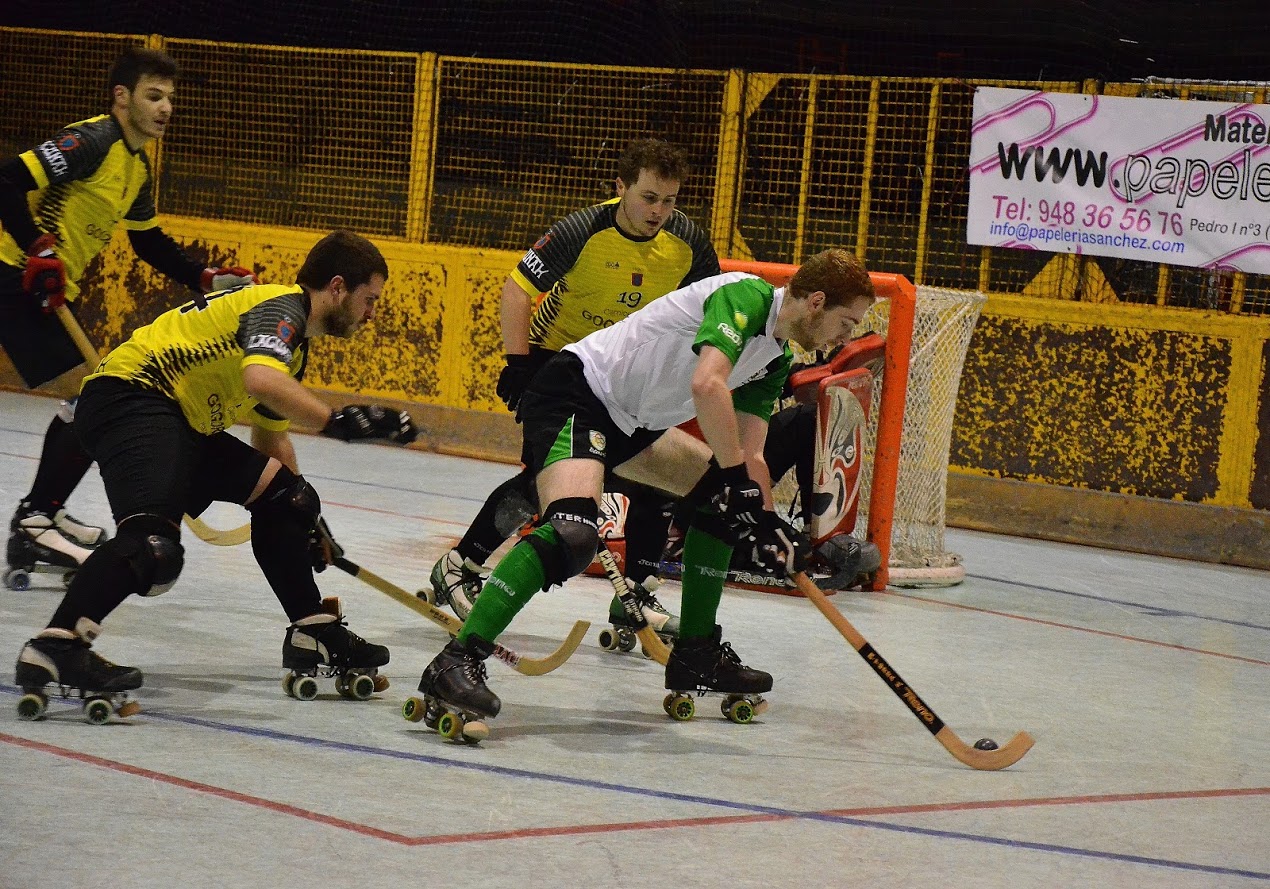 Galería de fotos del derbi jugado entre los equipos Lagunak y Oberena en Barañáin